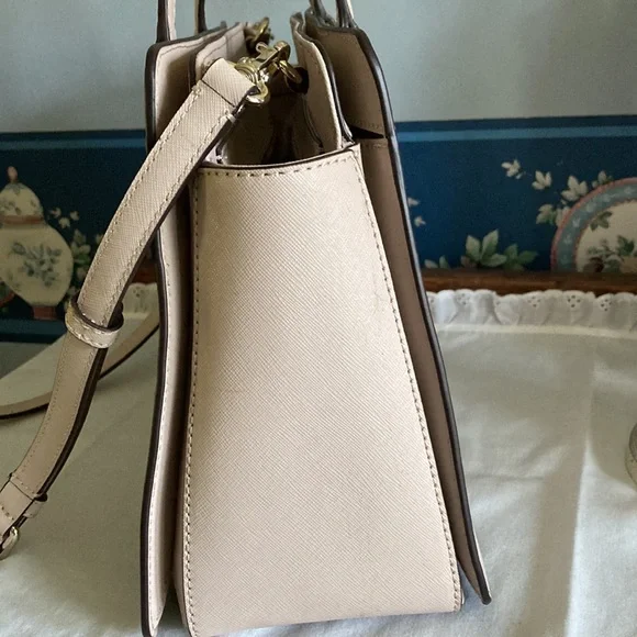 NWOT KATE SPADE (gift) pale pink 9 x 12 x 5”, handbag or shoulder.   $199 - Picture 6 of 8
